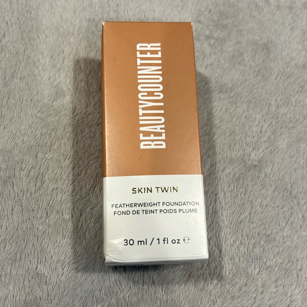 Beautycounter Skin Twin in Medium 340. New in box